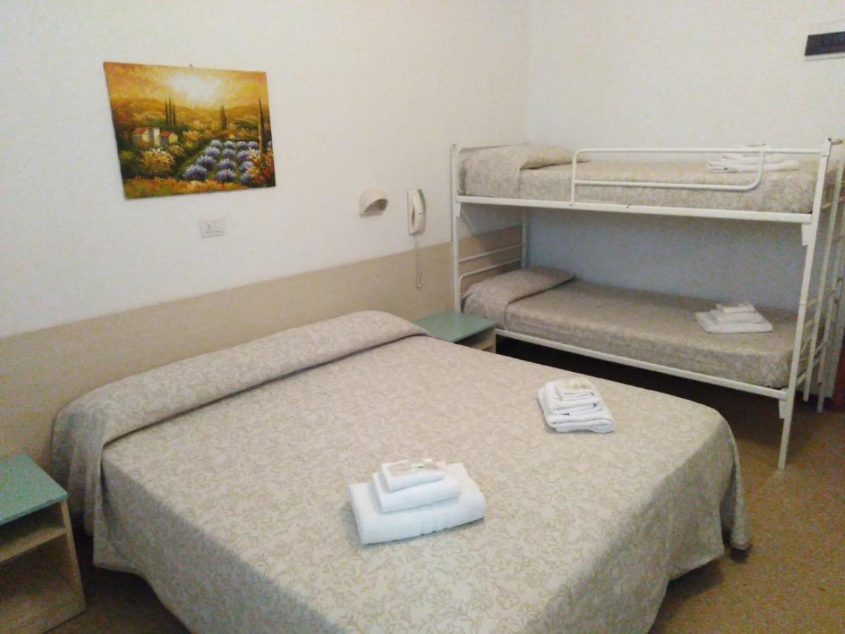 Hotel Jupiter Каттолика Экстерьер фото