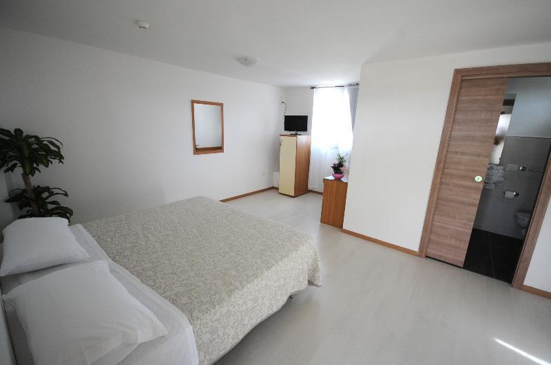 Hotel Jupiter Каттолика Экстерьер фото
